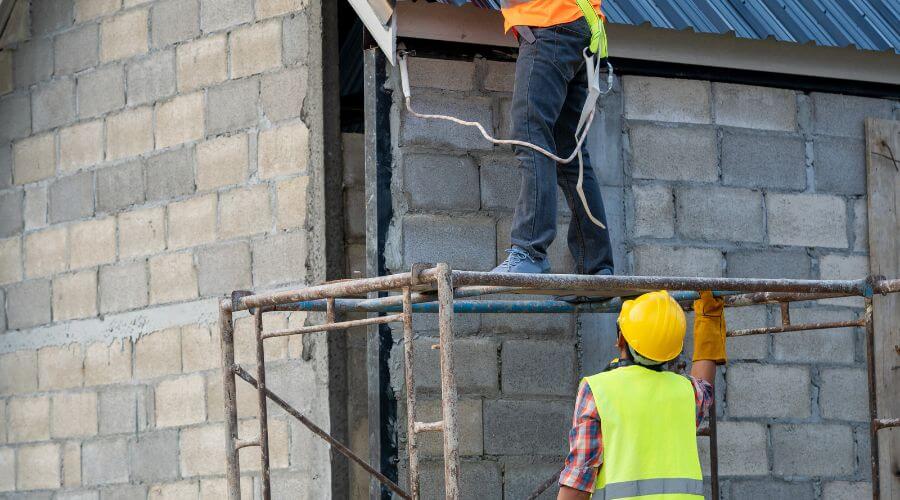 Expert Emergency Roof Repairs services in Waukegan, IL